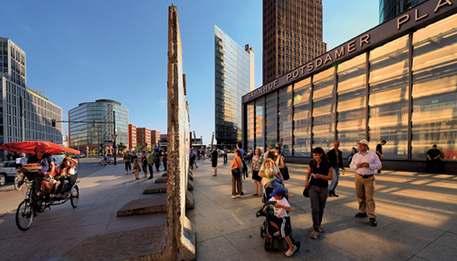 12sept_longhaul_berlinwall