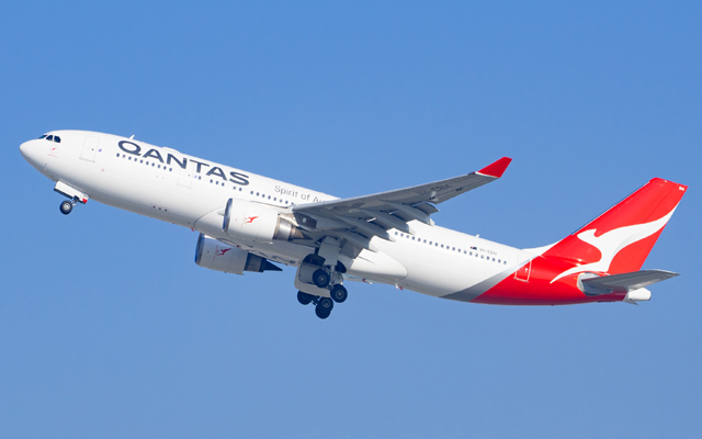 Qantas plane 640