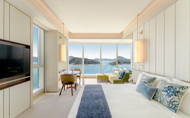HK Fullerton Premier Oceanfront Room 2 640 - Travel News, Insights & Resources.
