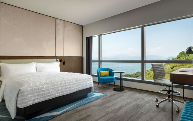 Le Méridien Hong Kong Deluxe Ocean Room 640