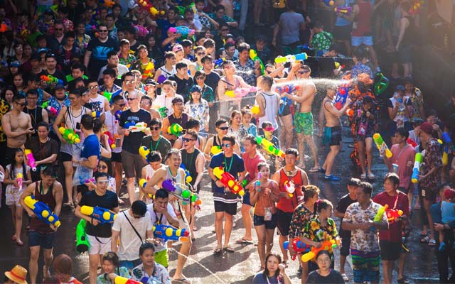 Songkran Festival in Silom 640