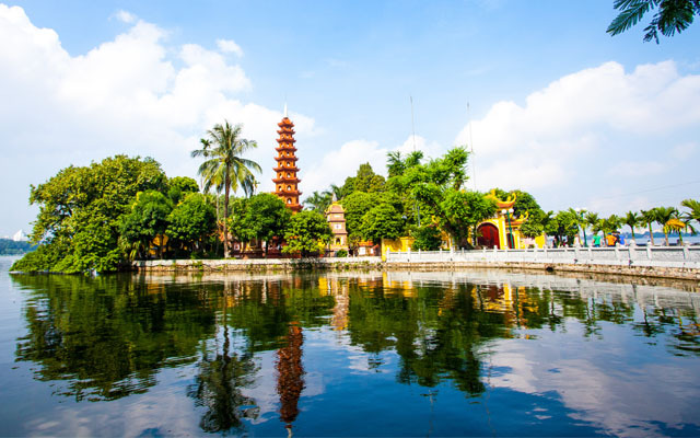 Tran Quoc Pagoda in Hanoi 640