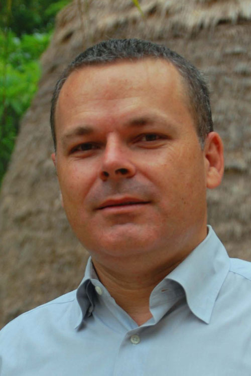 betrand-mo%cc%88venpick-resort-spa-karon-beach-phuket-appoints-new-resident-manager