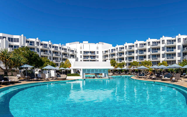 Accor renews partnership in Australia