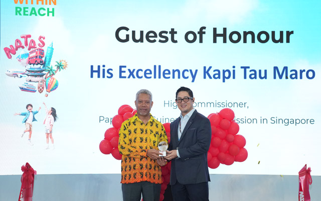 Papua New Guinea high commissioner Kapi Tau Maro and NATAS' Steven Ler