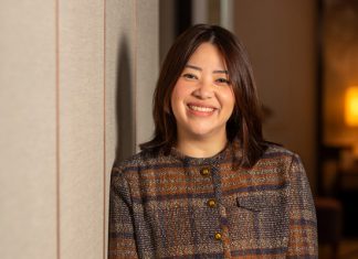 Four Seasons Hotel Singapore welcomes associate commercial director